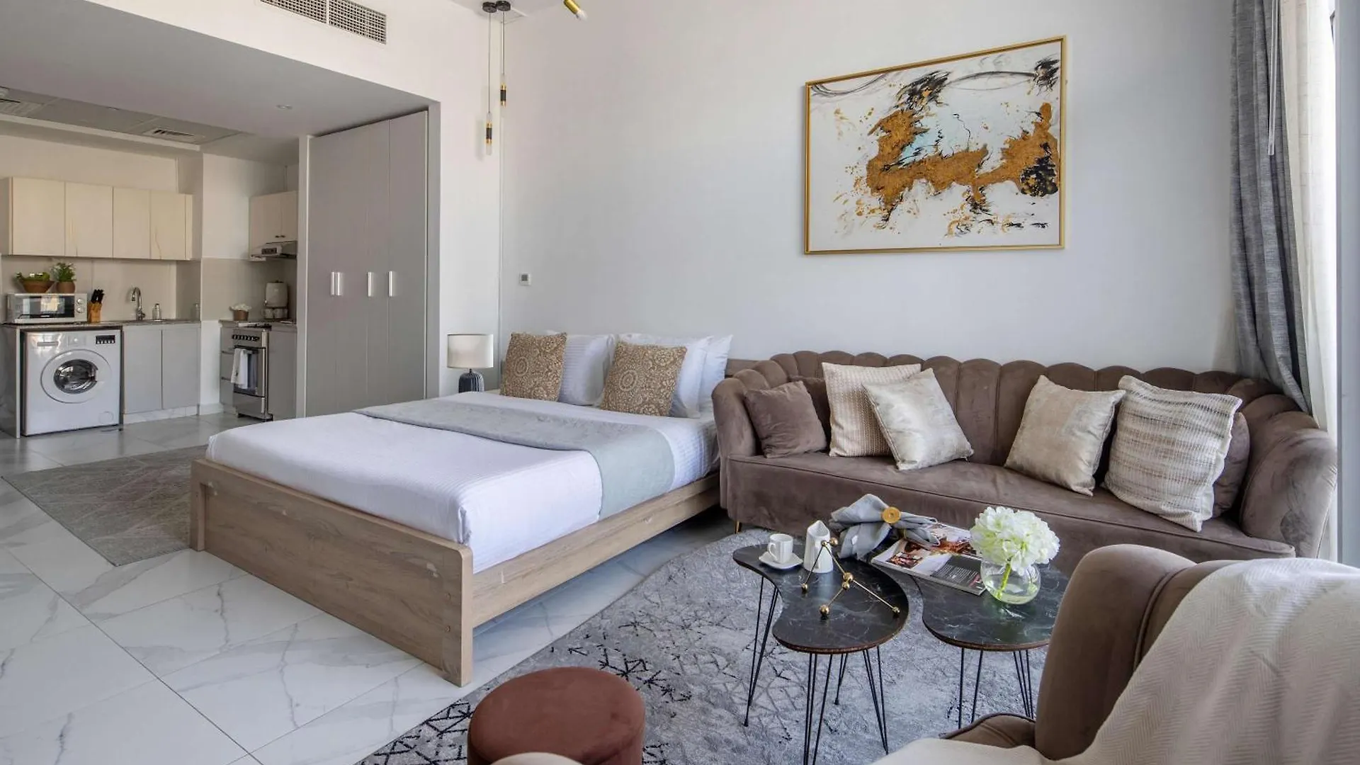 Frank Porter - Millennium Binghatti Residences Dubaj Zjednoczone Emiraty Arabskie